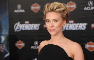 Scarlett Johansson hot, in "The Avengers" nuda sotto la tuta