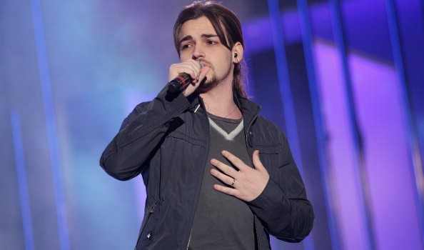 Amici 11: serale, Valerio Scanu eliminato, saluta in lacrime